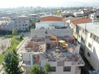 Bursa'da kaçak katlar tek tek yıkılıyor