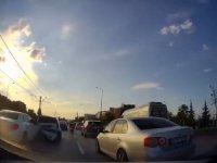 Bursa'da akılalmaz kaza! Anbean kaydedildi