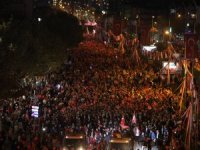 Bursa'da onbinler Cumhuriyet için yürüdü