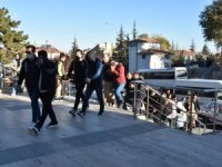 Öğretmen olacaktı, çete lideri oldu