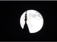 Şişkin ay görsel şölen sundu