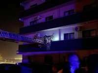 Oto galeride yangın faciası! 2 kişi can verdi