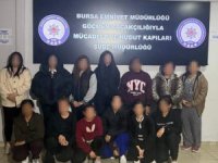 Bursa'da masaj salonlarına baskın! 13 kaçak yakalandı