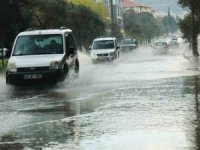Yağışlı havalar trafikte riskleri artırıyor!