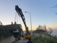 Bursa'da halat koptu, kepçe düştü