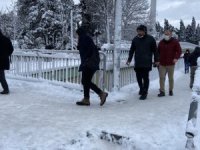 Buzlu sokaklarda düşmeden yürümenin 7 yolu