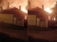 Yılbaşı gecesi Bursa'da köy evi alevlere teslim oldu