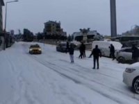 Bursa'da buzlu yolda kaza böyle geldi