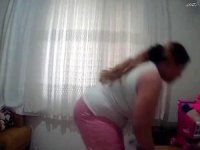 Vicdansız anne! 1 yaşındaki bebeğini böyle dövdü