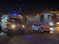Bursa'da iki otomobil çarpıştı! 1'i çocuk 3 yaralı