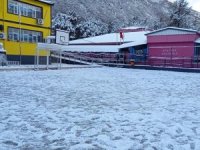 Bursa'da kar yağışı eğitimi de etkiledi