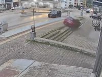 Bursa'da saniye saniye kaza! Fren yerine gaza basınca...