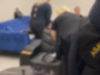 Masaj salonlarına fuhuş operasyonu