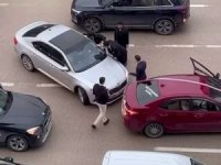 Bursa'da düğün konvoyunda gerginlik