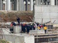 Bursa'da tonlarca betonun altında can verdi
