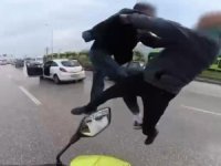 Bursa'da trafikte uçan tekmeli kavga