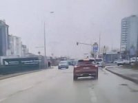 Bursa'da ters yöne giren otomobil paniğe neden oldu