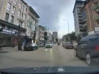 Bursa'da saniye saniye kaza! Yayaya çarptı