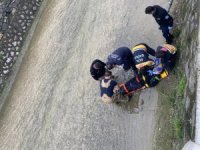 Bursa'da Gökdere'ye düşen adam kalp masajıyla hayata döndürüldü