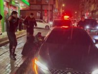 Bursa'da bu kez alkolsüz sürücü panik yapıp polisin üzerine araç sürdü