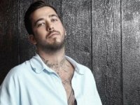 Bursalı ünlü DJ bu kez lüks arabasıyla gündem oldu