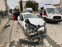 Bursa'da otomobiller çarpıştı! 5 yaralı