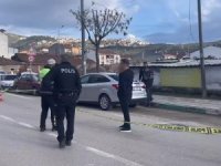 Bursa'da silahlı saldırı! Yaralı halde kaçıp polise sığındı