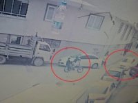 Bursa'da bisikletli çocuklar otomobille böyle çarpıştı!