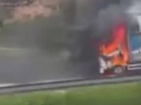 Bursa'da seyir halindeki kamyon küle döndü!