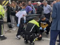 Bursa’da işçi servisine motosiklet çarptı! 2 yaralı