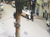 Bursa'da kafa kafaya çarpıştılar! Kaza anı kamerada