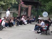 Bursa'da LGS heyecanı! Öğrenciler içeride veliler dışarıda ter döktü