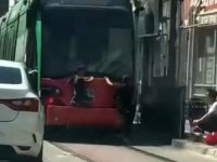 Bursa'da tehlikeli yolculuk kamerada