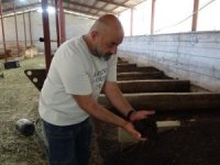 Bursa'da bahçesinde ürettiği solucan gübresi gelir kaynağı oldu