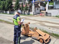 Tahta araçla 79 kilometre hız yaptı