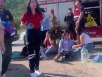 Gemlik'te işçi servisi ile otomobil çarpıştı: 15 yaralı
