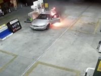 Yakıt alırken araç alev topuna döndü!