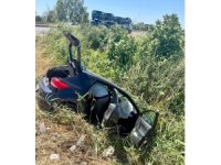 Karacabey'de araç sulama kanalına devrildi!