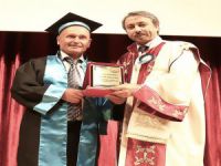 62 yaşında dördüncü üniversiteyi bitirdi