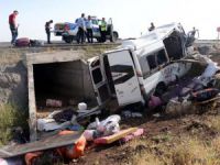 Trafik faciası: 3'ü çocuk 6 kişi öldü