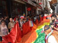 LGBTİ üyelerine polis müdahalesi