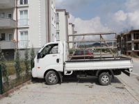 Park halindeki kamyonetin aküsü çalındı