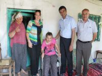 Manisa Büyükşehir, Sarıgöl'de bir engelliye akülü araç verdi