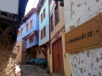 'Evlerimiz üstümüze göçüyor'