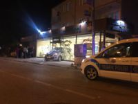 Bursa'da  araba fırına daldı: 12 yaralı