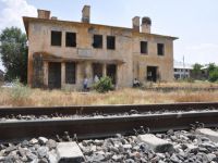 Muş’ta yük trenine bombalı saldırı