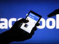 Facebook'a telefonlarından girenlere  uyarı