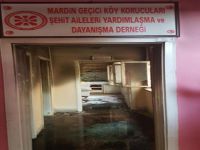 Mardin’de şehit aileleri derneği yakıldı