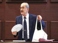 "Yunus Emre küfe değil odun taşır"