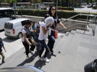 Uyuşturucu zanlısı, adliyeye bebeğiyle birlikte gitti